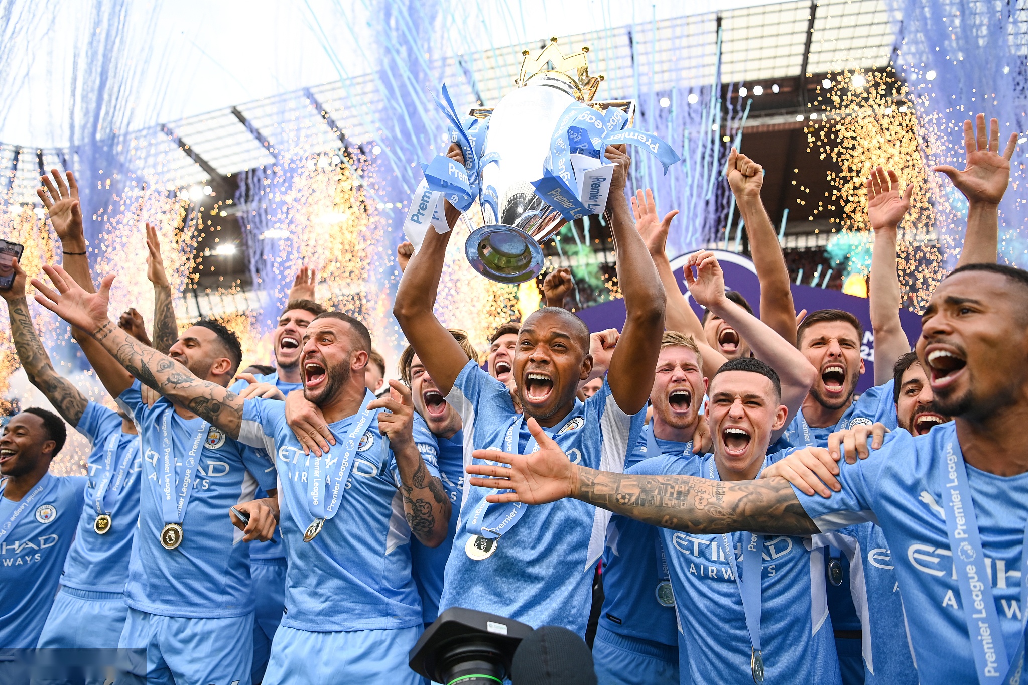 展現出了超 展現出了超